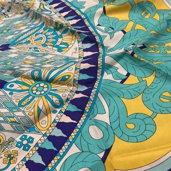 NWT Authentic Emilio Pucci Large Silk Made in Italy Fashion Abstract Scarf - Picture 8 of 8